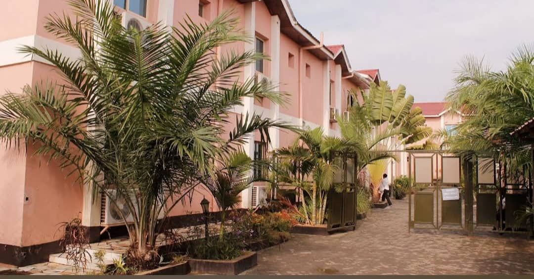 Quality Hotel - Image 1